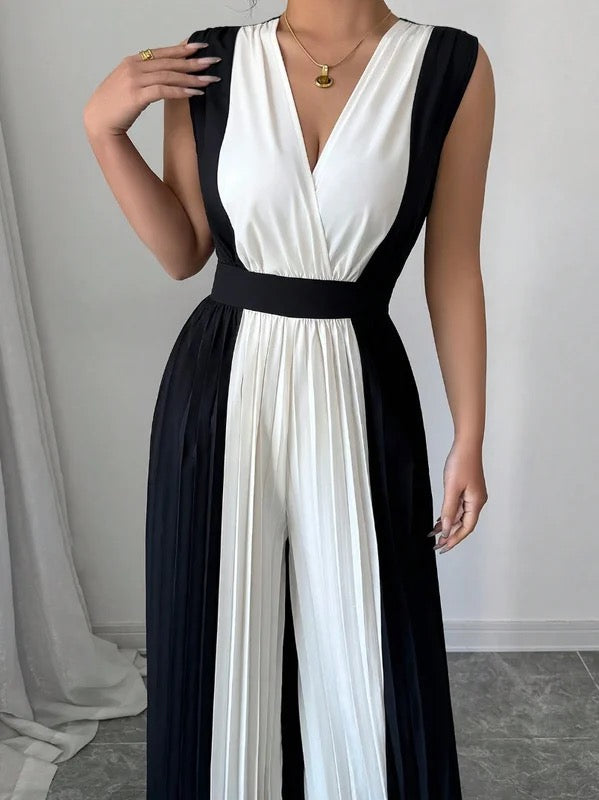 High Waisted Loose Contrast Color Pleated V-Neck Jumpsuits